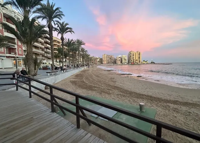 Playa Del Cura Promenade * 托雷维耶哈